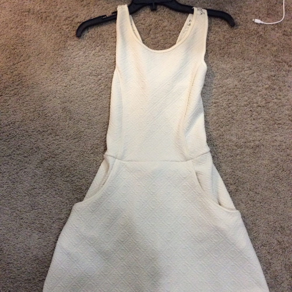 Cute tan midi dress with pockets